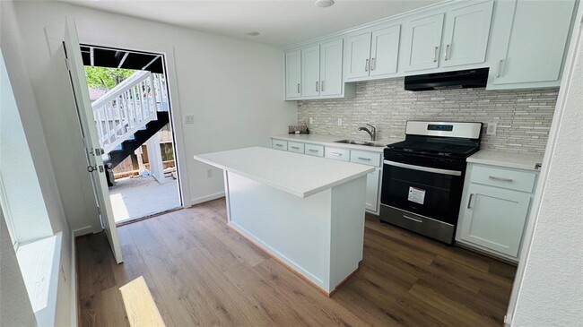 Building Photo - 6725 Avenue K