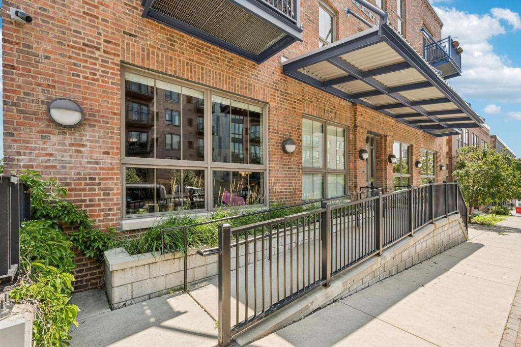 Building Photo - 127 5th St NE