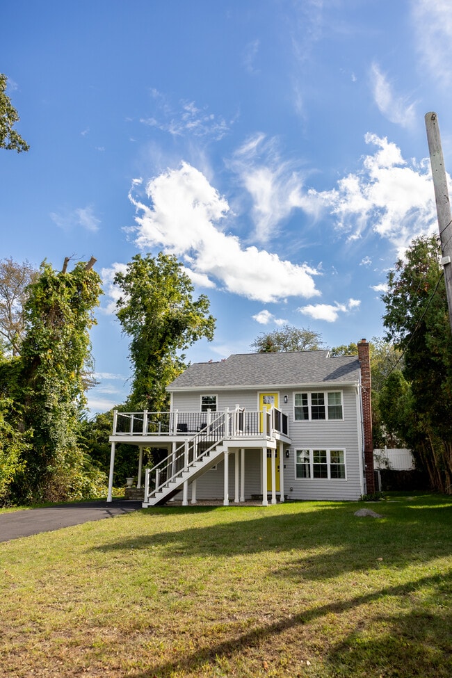 Building Photo - 46 Stoneledge Rd