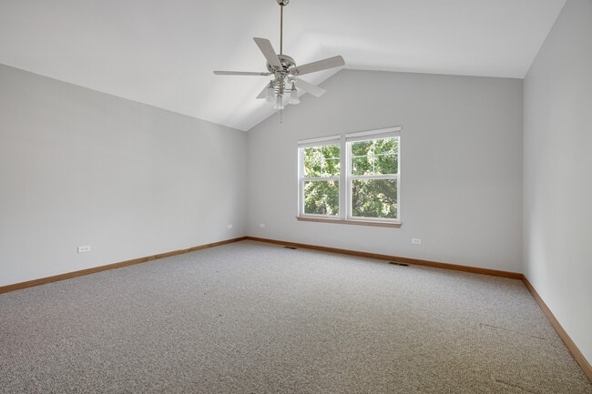Building Photo - 5568 Cambridge Way
