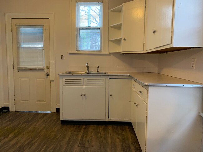 Building Photo - Two Bedroom House in Muskegon