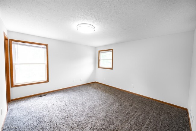 Building Photo - 273 Allen Dr