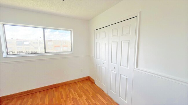 Building Photo - 1283 W 51st Pl