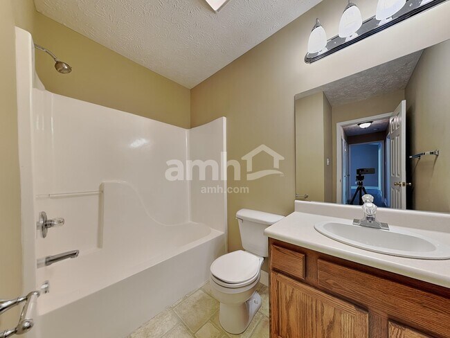 Building Photo - 112 Rouen Ct