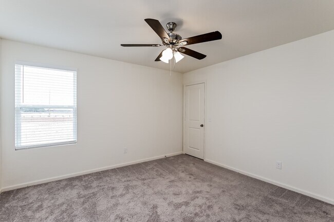 Building Photo - 27210 Clear Breeze Dr