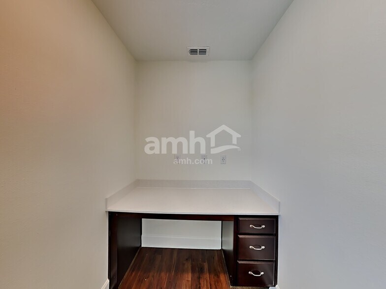 Building Photo - 2110 Saffron Walden Dr