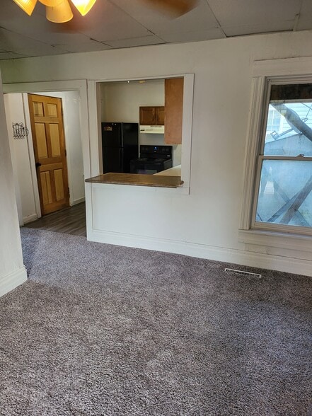 Building Photo - 378 W Division St