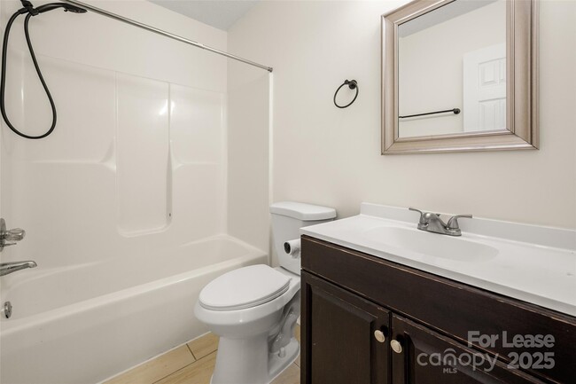 Building Photo - 608 Bethpage Rd