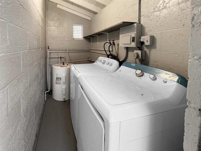 Building Photo - 1300 NW 6th Ave