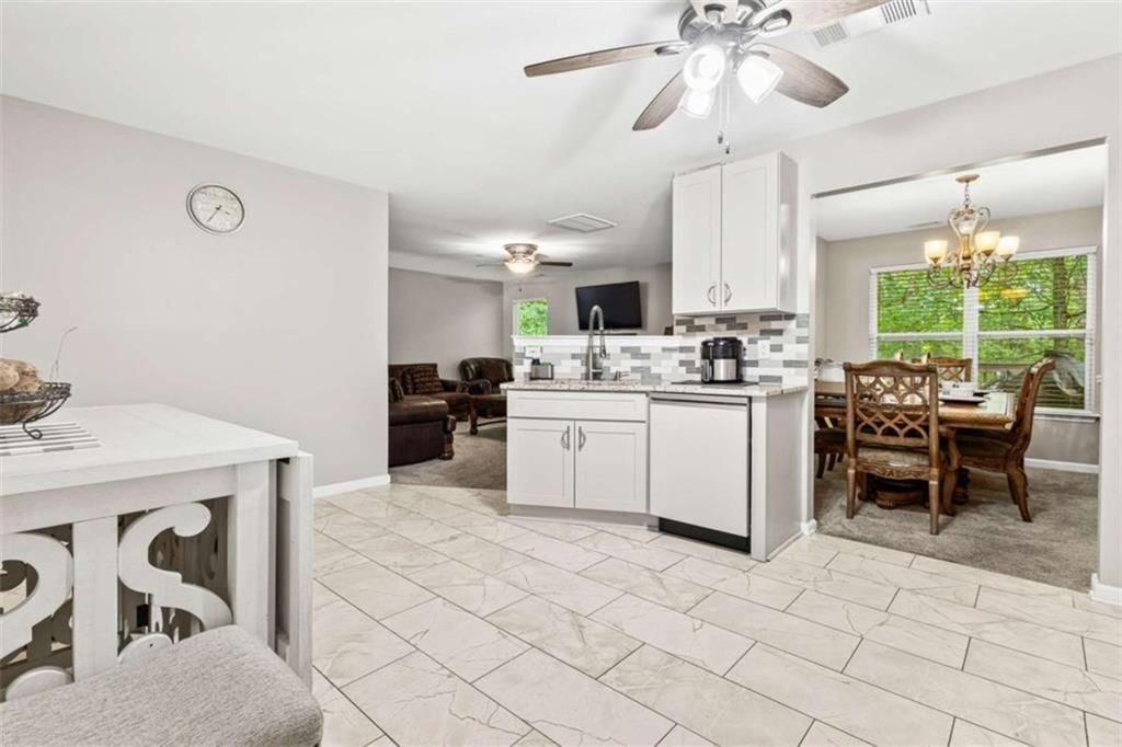 Building Photo - 7155 Laurel Creek Dr