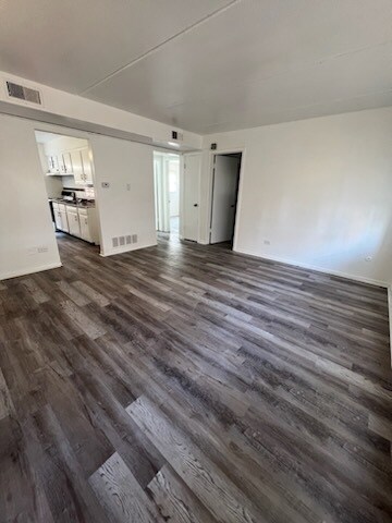 Living Room - 14525 S Richmond Ave