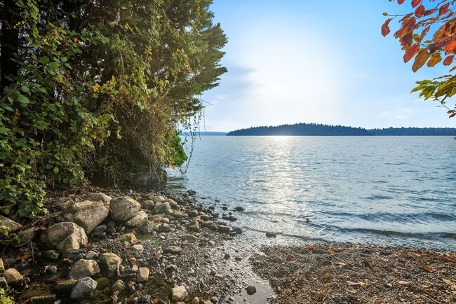 Building Photo - 4148 Boulevard Pl