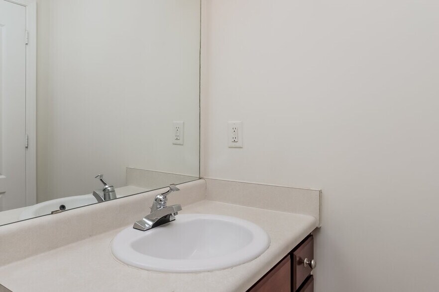 Building Photo - 1752 Old Dogwood