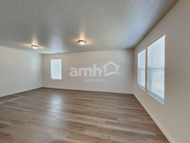 Building Photo - 2543 N Greenville Ave