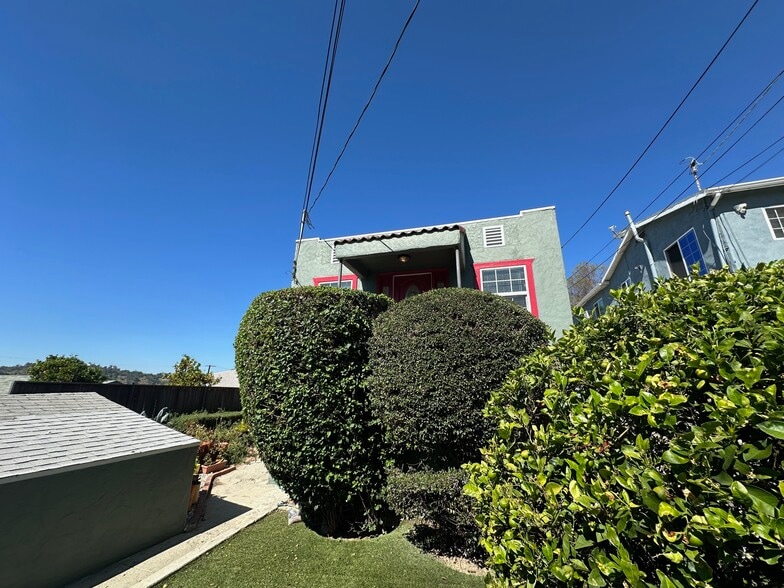 Building Photo - 3513 Loosmore St