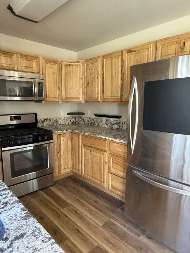 Building Photo - 1165 Sun School Cir