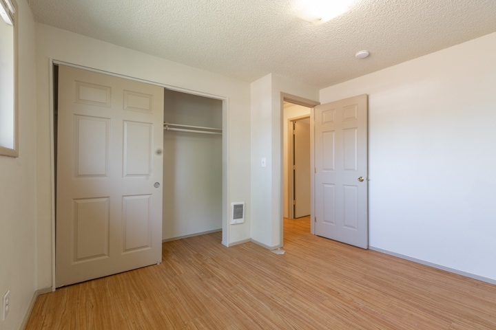 Building Photo - 113 SW Fleishauer Ln