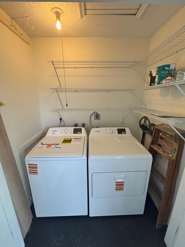 Building Photo - 4273 Oak Terrace Dr