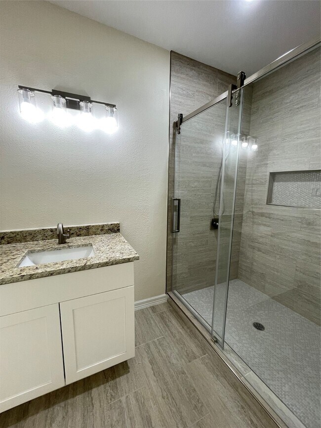 Building Photo - 640 Wilcrest Dr