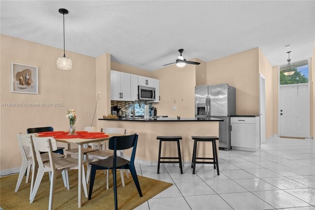 Building Photo - 15712 Woodgate Ct