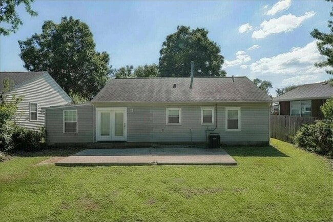 Building Photo - 402 Elken Pl