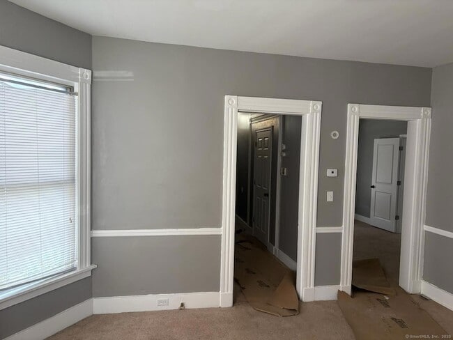 Building Photo - 319 Sherman Ave