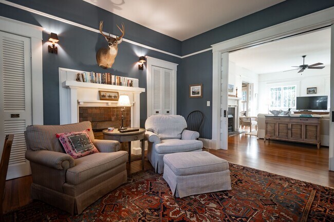 Building Photo - 290 Milledge Cir