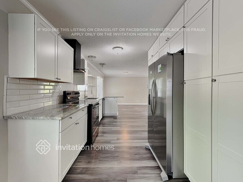 Building Photo - 3600 Barcelona Ave