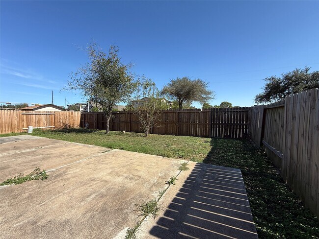 Building Photo - 6534 Carly Park Way