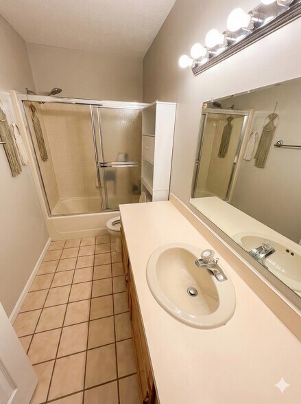 Building Photo - 1641 Olympus Dr