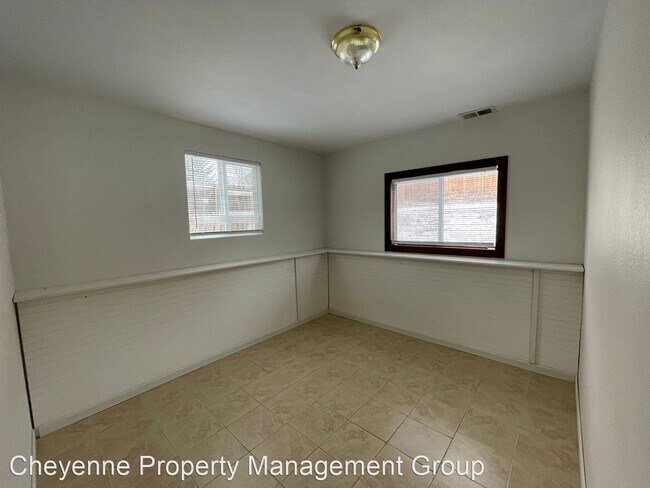 Building Photo - 3 br, 1.5 bath House - 4104 Rogers Ave.