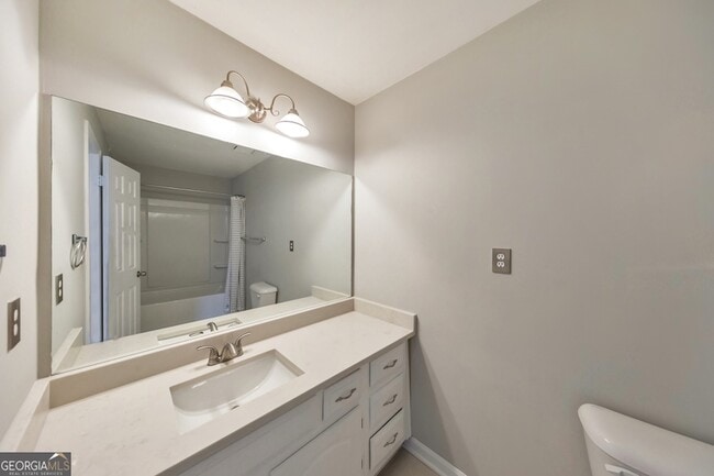 Building Photo - 2045 Fairways Ct