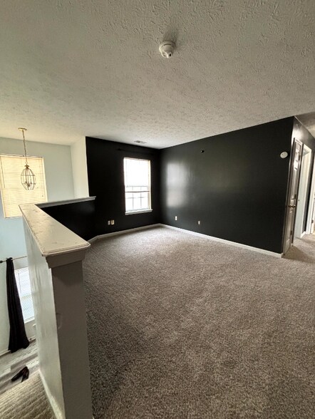 Building Photo - 11950 Titania Cir