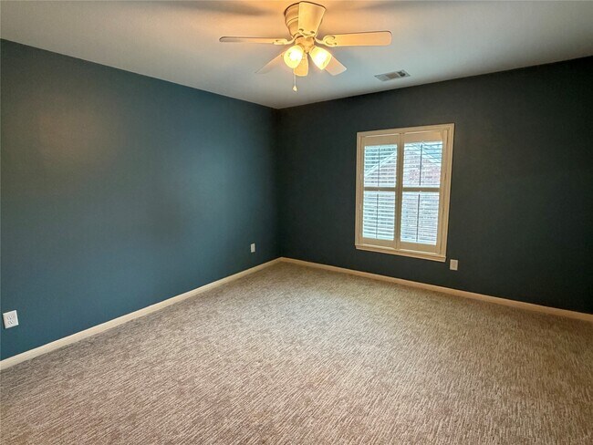 Building Photo - 3906 Hazelwood Dr