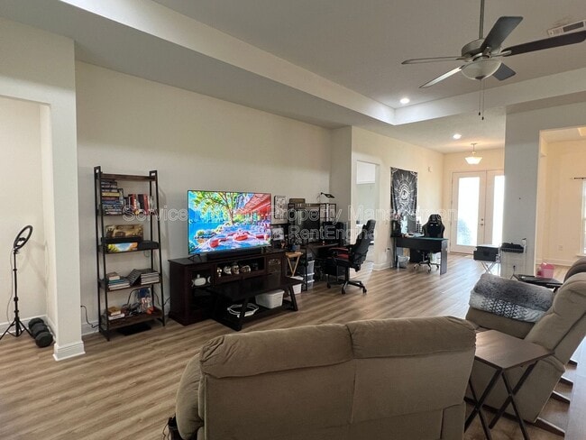 Building Photo - 4145 Grassy Run St