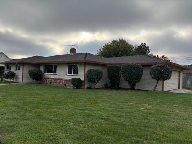 Building Photo - 4BD/2BA Home in Lincoln