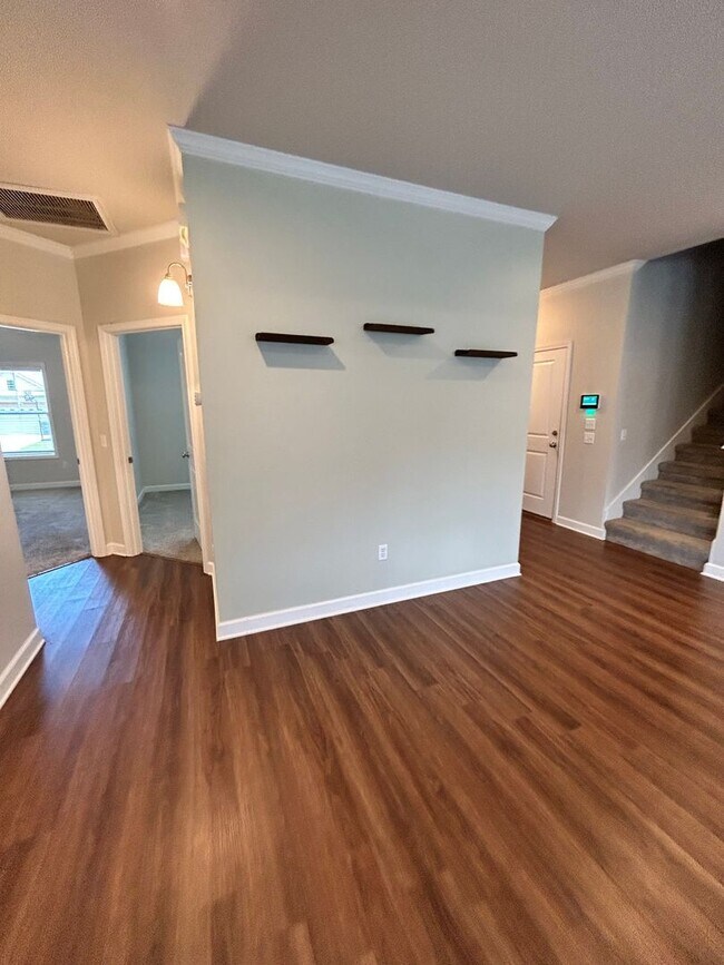 Building Photo - 410 Thornbird Lp