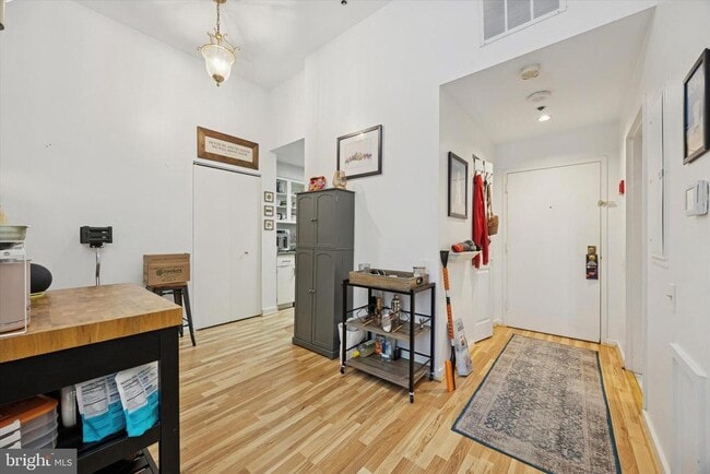 Building Photo - 315 New St