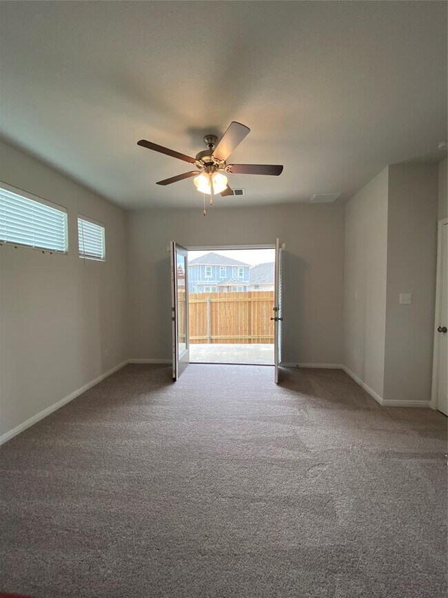 Building Photo - 3201 E College Park Dr