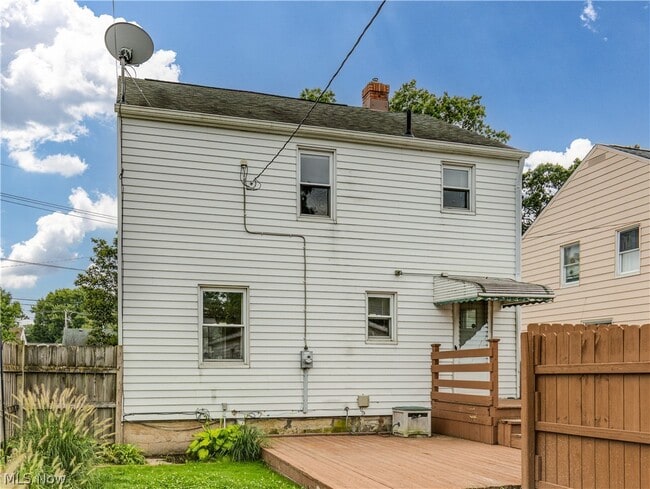 Building Photo - 329 Pierce Ave