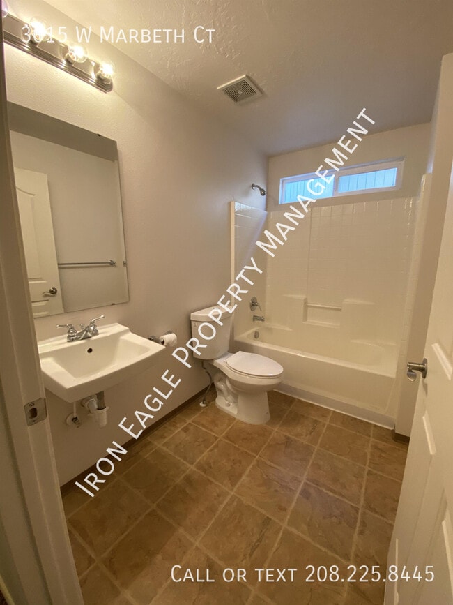 Building Photo - 3015 W Marbeth Ct