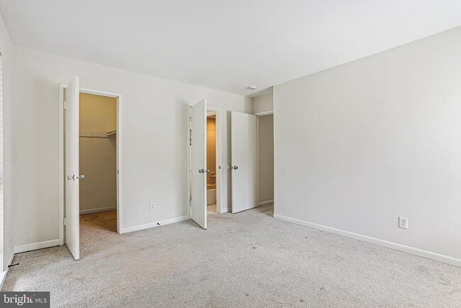 Building Photo - 5476 Cedar Ln