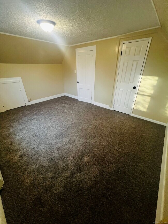 Building Photo - 20 Lee Ave