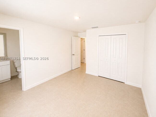Building Photo - 17293 Cantu Ct