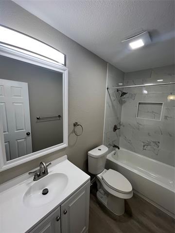 Building Photo - 1310 Whiteoak Dr