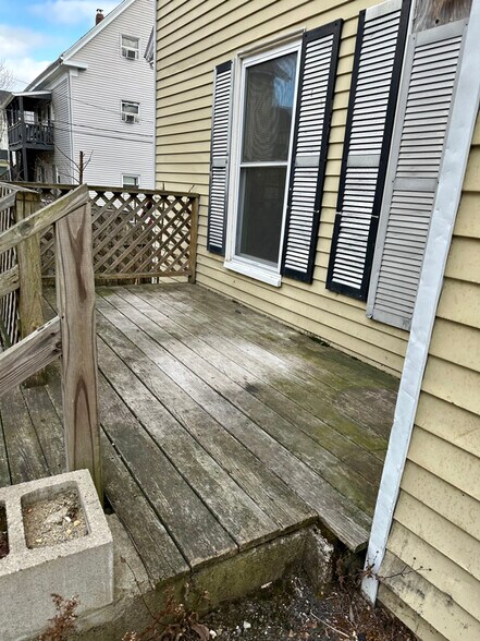 Building Photo - 15 Riggs St