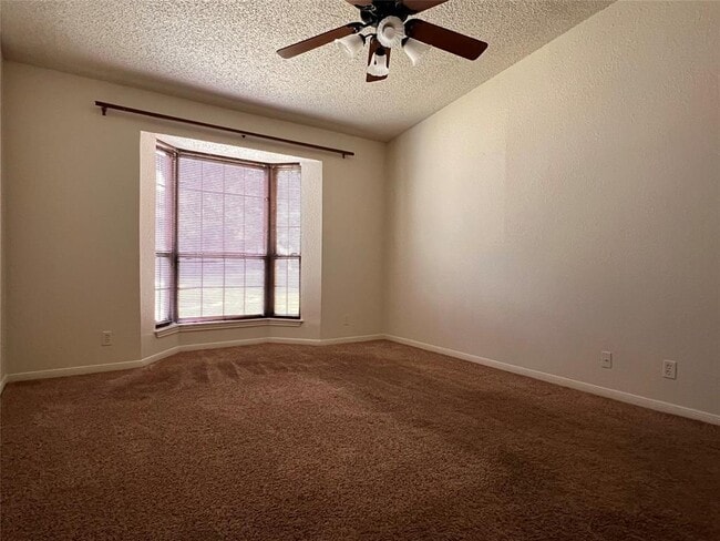 Building Photo - 1601 Faro Dr