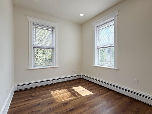 Building Photo - 1918 Kerrigan Ave