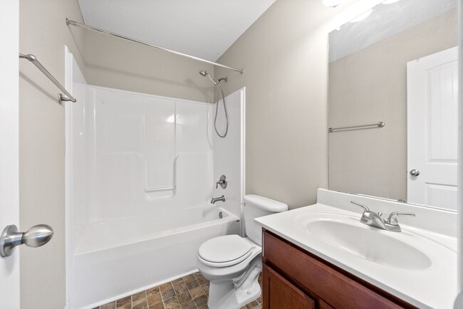 Building Photo - Updated Townhome near Tennova Hospital