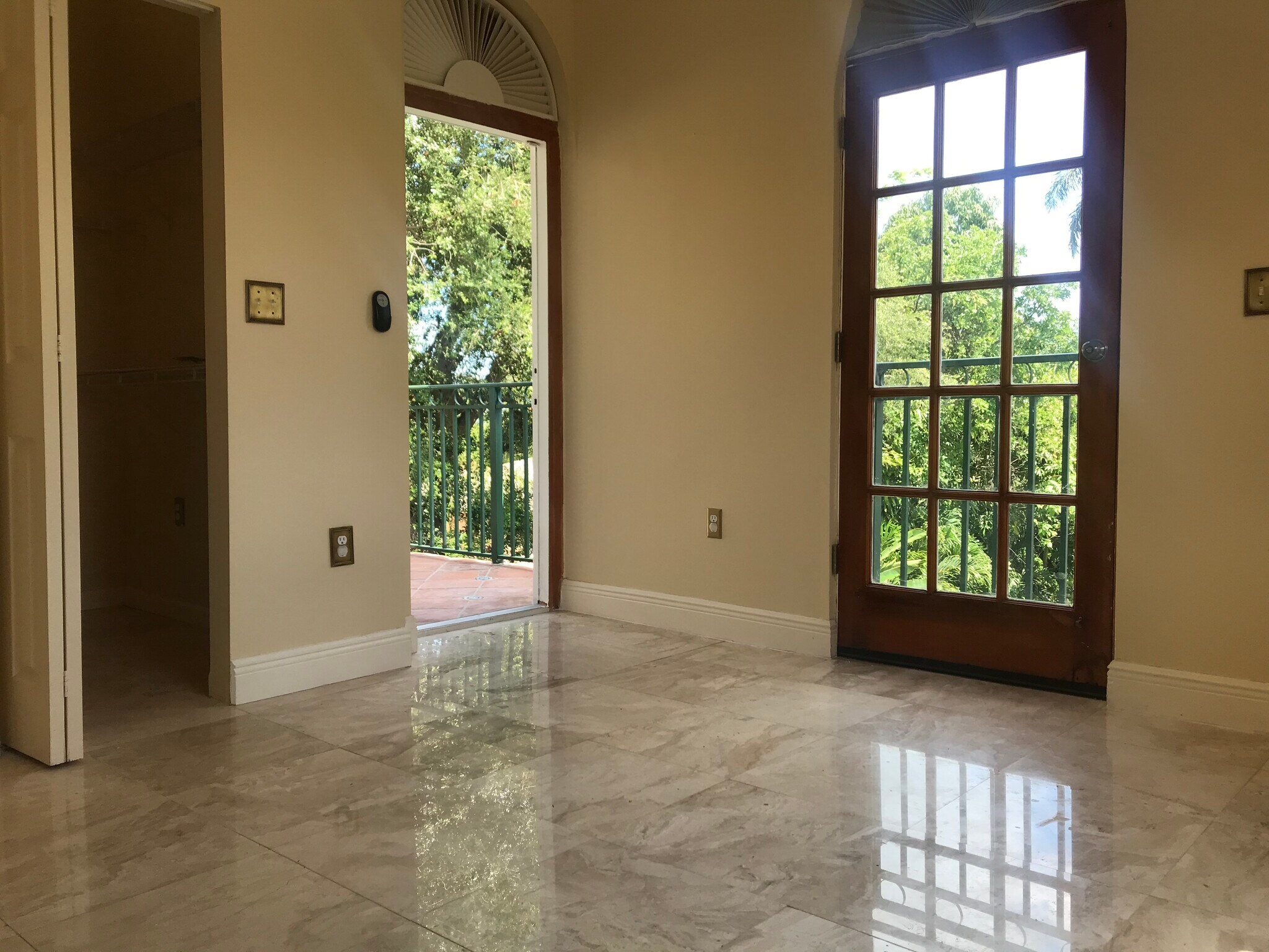 Building Photo - 3356 Bird Ave